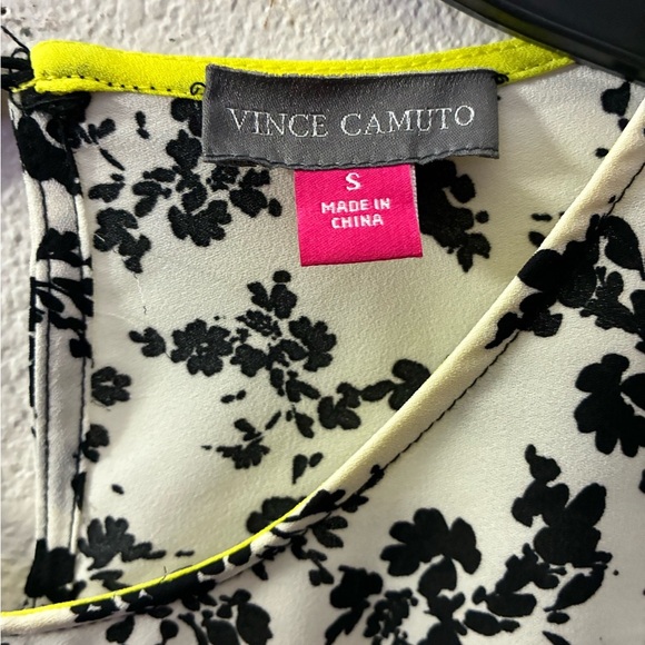 Vince Camuto Women's Printed Tiered-Bell-Sleeve Top White Birch S - Picture 11 of 14